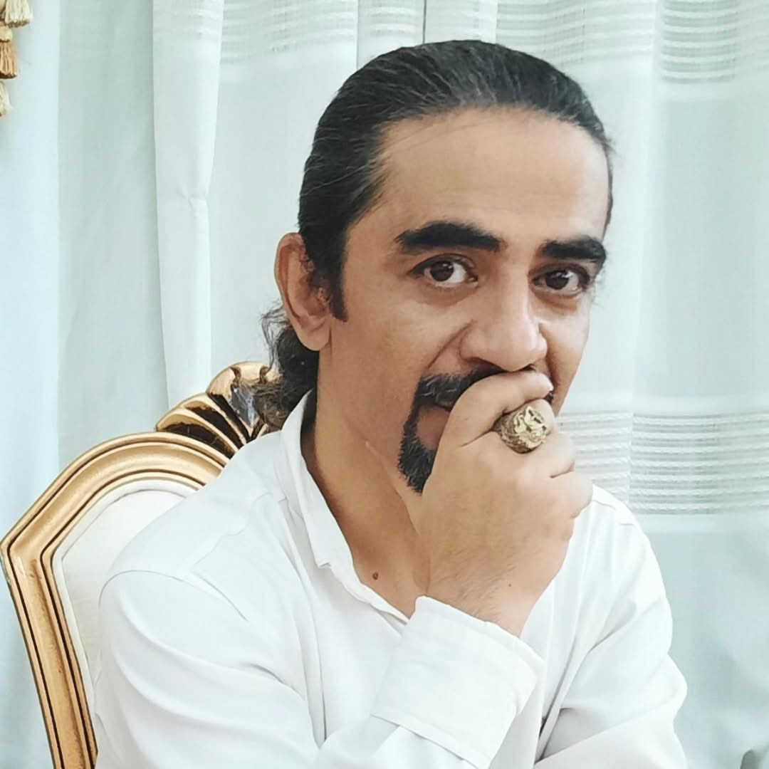 yashartabrizi2's tweet photo. 1/2:
در دو نوبت بنا به تشخیص و تاکید پزشک متخصص قلب واقع در زندان تبریز، سازمان اطلاعات سپاه همچنان عامدانه از انتقال #یاشار_تبریزی از زندان به بيمارستان و جهت انجام عمل حیاتی جراحی آنژیوگرافی ممانعت می نمایند. https://t.co/yYn3xLuvsi
