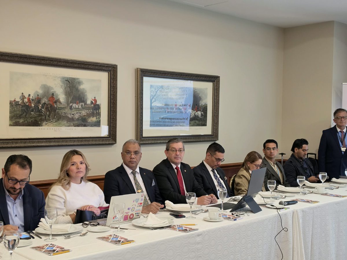 fecolsog's tweet photo. FECOLSOG presente en la reunión de la Coalición Nacional por la Vacunación a lo largo de la vida. https://t.co/hmRAmwS9yH