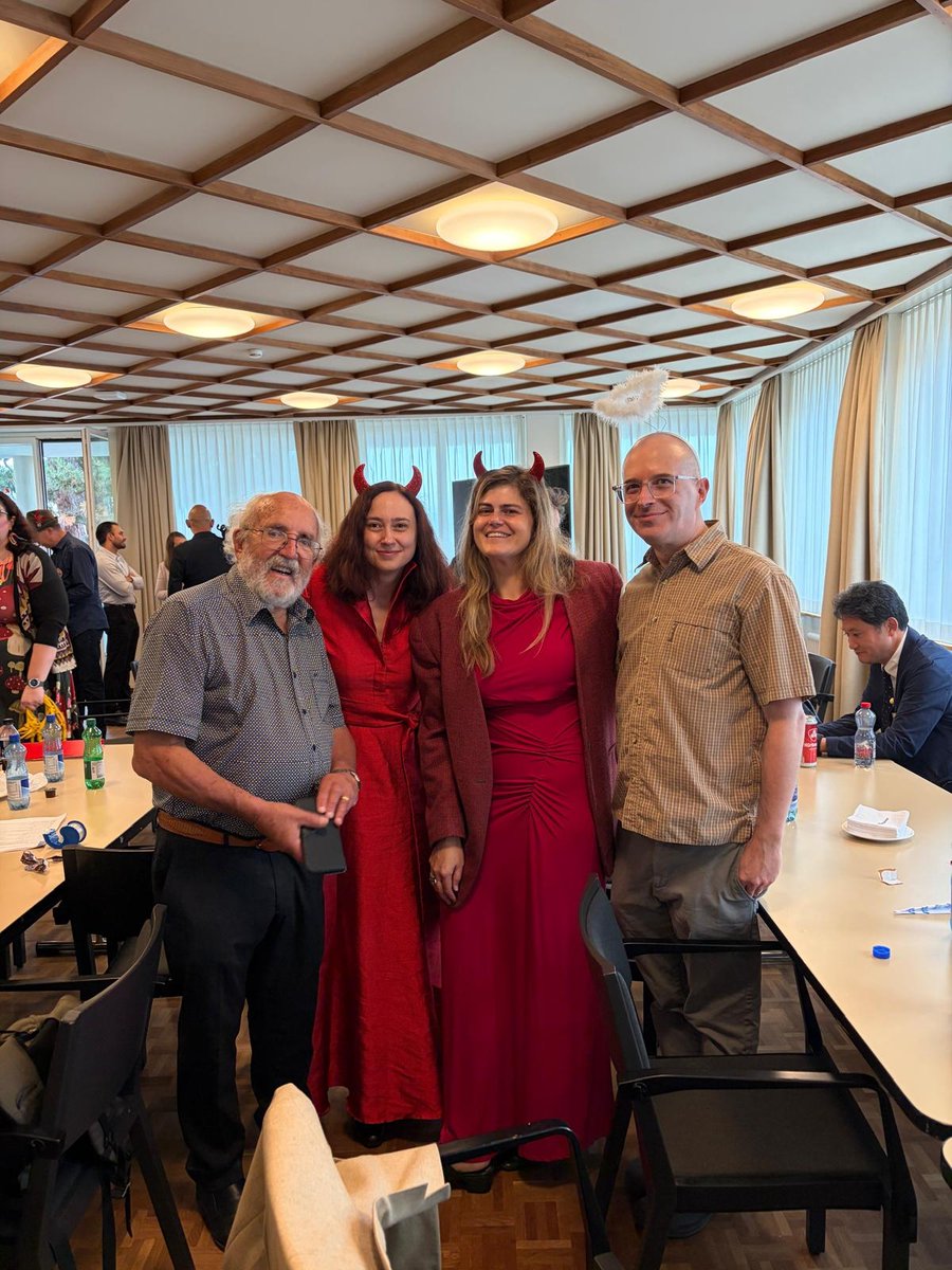 HamiltonCollege's tweet photo. Congratulations! Associate Professor of Psychology Keelah Williams received an Ig Nobel Prize for her collaborative research paper that explores people's preferences for their friends' behavior. 

Read more: https://t.co/6mh3IKoeSt

#KnowThyself #HamiltonCollege https://t.co/YJZ9sSe9mr