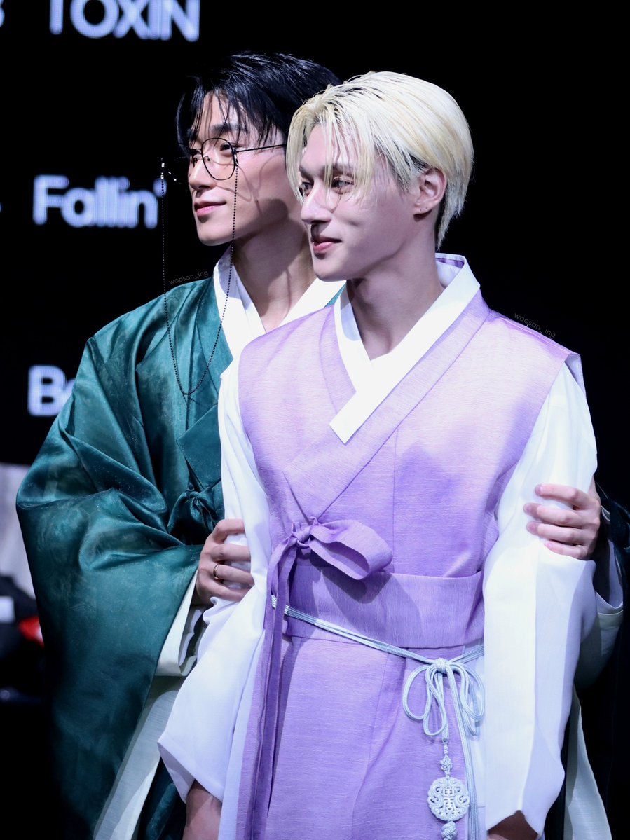 onebitesized's tweet photo. yaoi manhwa couple vibes 🥰🥰🥰 https://t.co/7FN39lHIAg