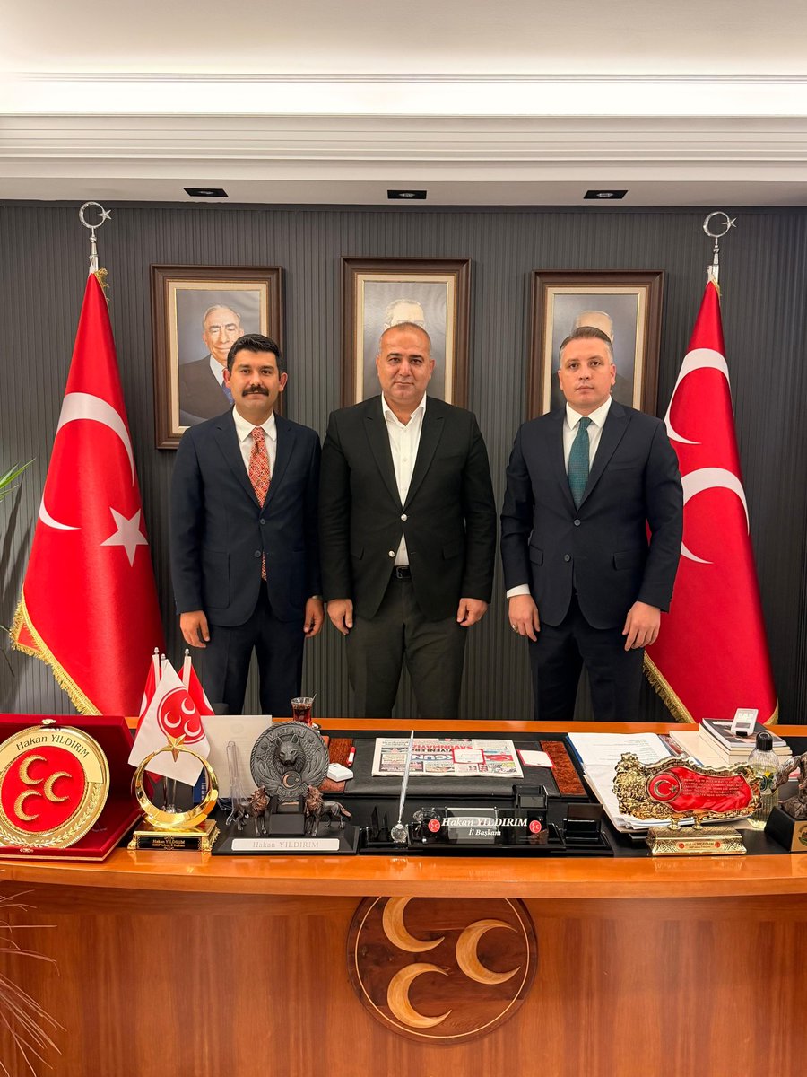 CemTutsoy's tweet photo. 📍 MHP Adana İl Başkanlığı

Ülkü Ocakları Genel Başkan Yardımcımız Mehmet Ali Halaman, İl Ocak Divanımız ve İlçe Ocak Başkanlarımızla birlikte, MHP Adana İl Başkanlığımızın 15. Olağan Kongresi’nde yeniden İl Başkanı seçilerek güven tazeleyen MHP Adana İl Başkanımız Hakan Yıldırım’a hayırlı olsun ziyaretinde bulunduk.

Ziyaretimiz kapsamında MHP Adana İl Başkanımız Hakan Yıldırım’a Türk Bayrağımızı takdim ederek hayırlı olsun dileklerimizi ilettik.

Liderimizin izinde, Genel Başkanımızın emrinde; birlik ve beraberlik içerisinde, azim ve kararlılıkla çalışmalarımıza devam ediyoruz. 🇹🇷