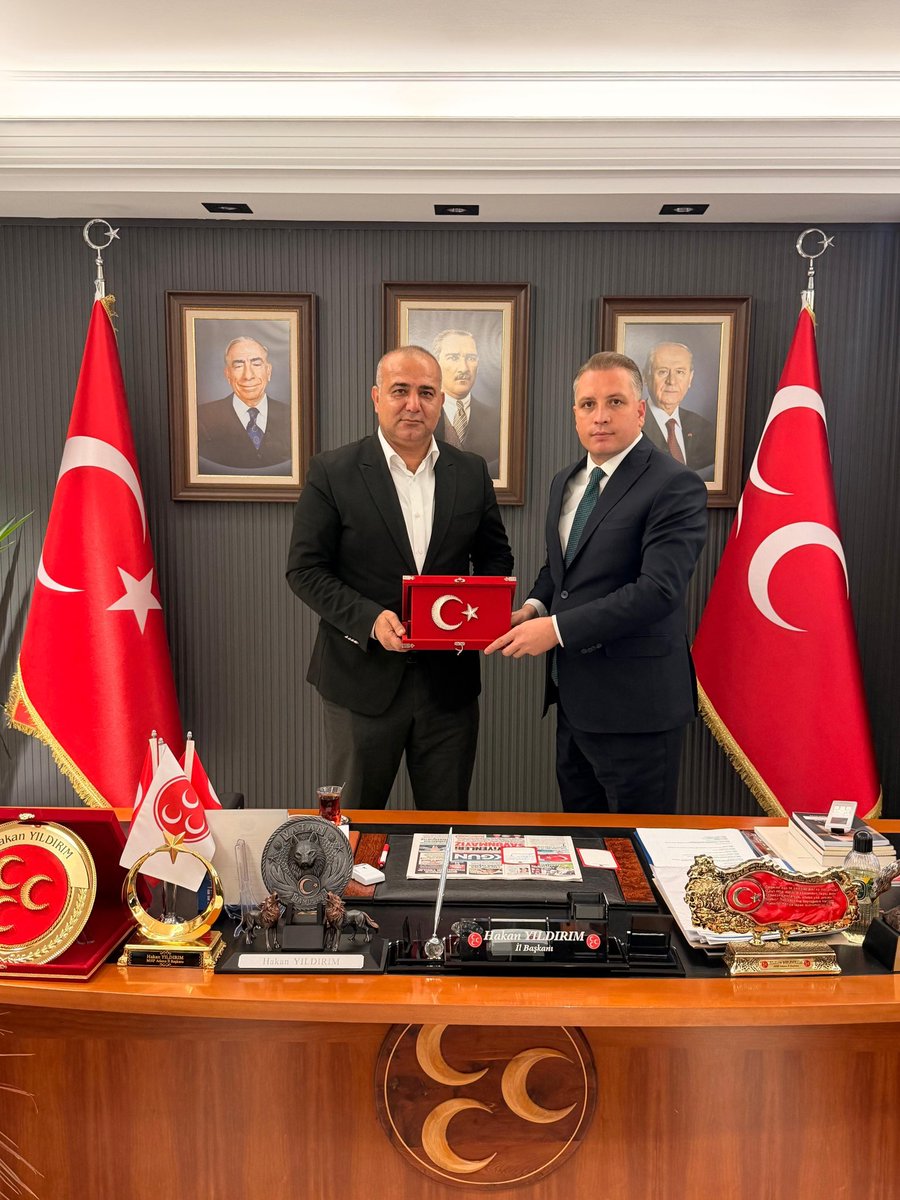 CemTutsoy's tweet photo. 📍 MHP Adana İl Başkanlığı

Ülkü Ocakları Genel Başkan Yardımcımız Mehmet Ali Halaman, İl Ocak Divanımız ve İlçe Ocak Başkanlarımızla birlikte, MHP Adana İl Başkanlığımızın 15. Olağan Kongresi’nde yeniden İl Başkanı seçilerek güven tazeleyen MHP Adana İl Başkanımız Hakan Yıldırım’a hayırlı olsun ziyaretinde bulunduk.

Ziyaretimiz kapsamında MHP Adana İl Başkanımız Hakan Yıldırım’a Türk Bayrağımızı takdim ederek hayırlı olsun dileklerimizi ilettik.

Liderimizin izinde, Genel Başkanımızın emrinde; birlik ve beraberlik içerisinde, azim ve kararlılıkla çalışmalarımıza devam ediyoruz. 🇹🇷