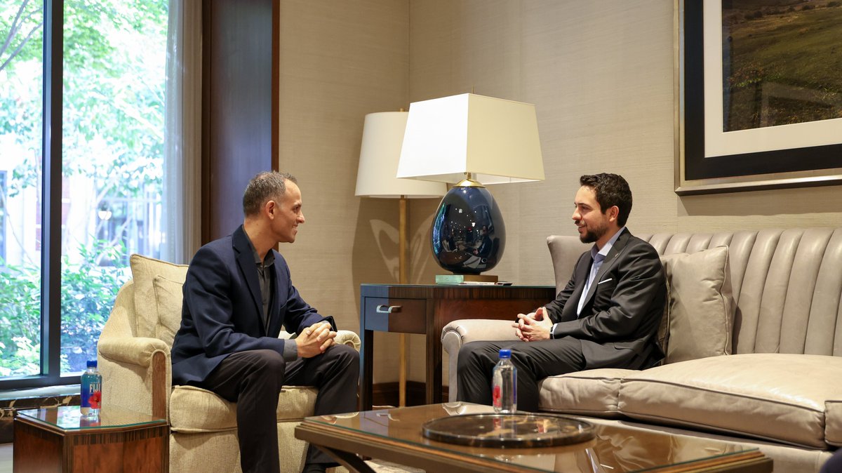 RHCJO's tweet photo. His Royal Highness Crown Prince Al Hussein, during meetings in New York with leaders of technology companies, explores opportunities for partnership and cooperation with Jordan focusing on the development of artificial intelligence systems and models.
#Jordan https://t.co/Y0Nw4lMd84