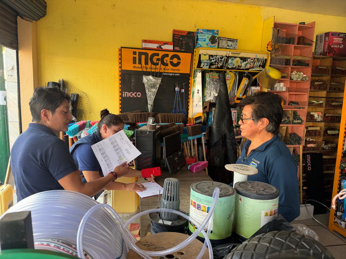 SRIoficialEc's tweet photo. #SRIenNapo
En el cantón Tena, Nancy Analuisa, directora #SRIzonal2, realizó visitas a varios contribuyentes para informar sobre las facilidades de pago que tiene el SRI.
Así promovemos el cumplimiento oportuno de las obligaciones fiscales. https://t.co/tjIscDyOBE