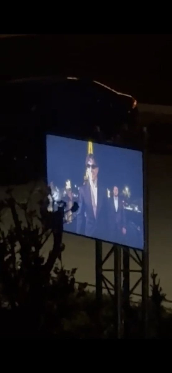 izzyynotf0und's tweet photo. BELMONT SHIRTLESS WITH A BLAZER? HELL YEAH https://t.co/OsapfSkpDM
