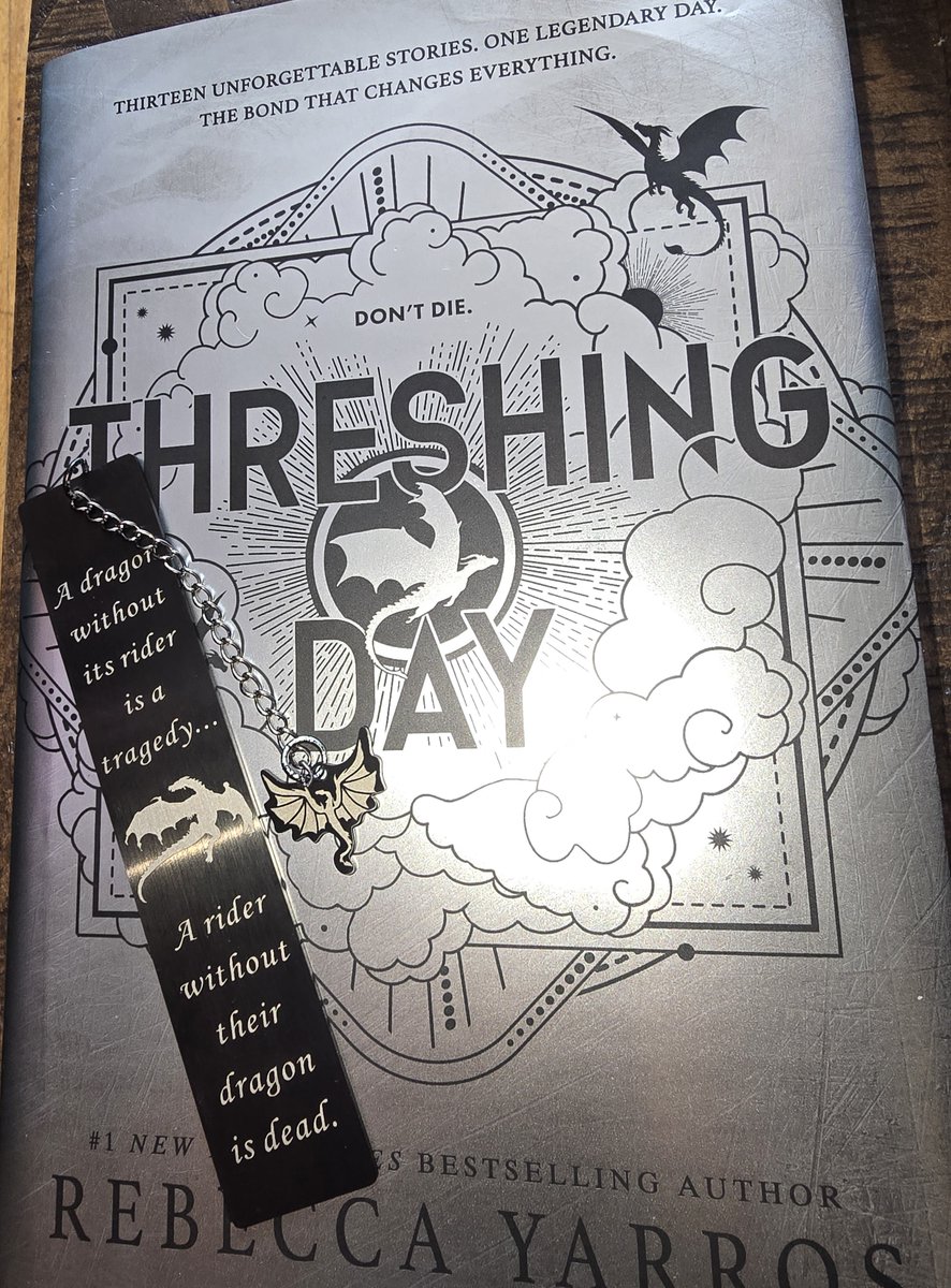 Emily_Ann_77's tweet photo. See you on the flight field 
#ThreshingDay #RebeccaYarros #bookgirl https://t.co/RgfUqhFQFa