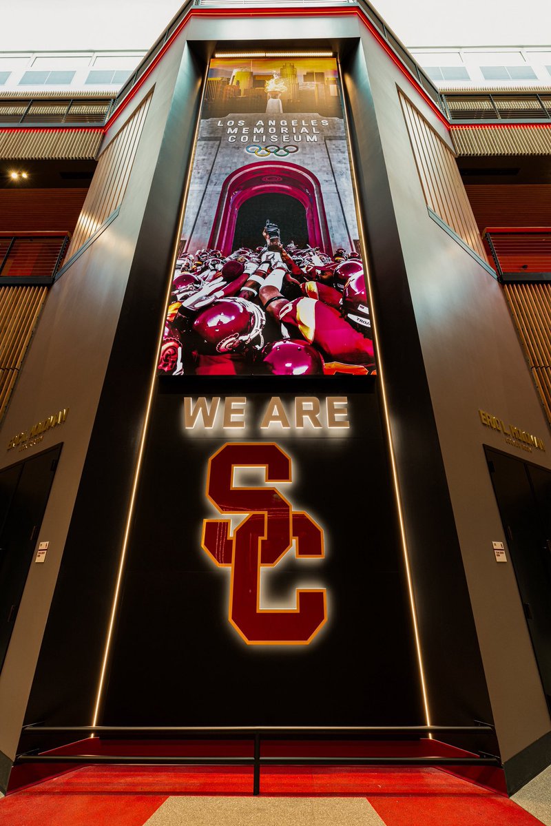 FightOnRusty's tweet photo. The past is a place of reference, not a place of residence ✌🏻 https://t.co/kcEm3k8KlD