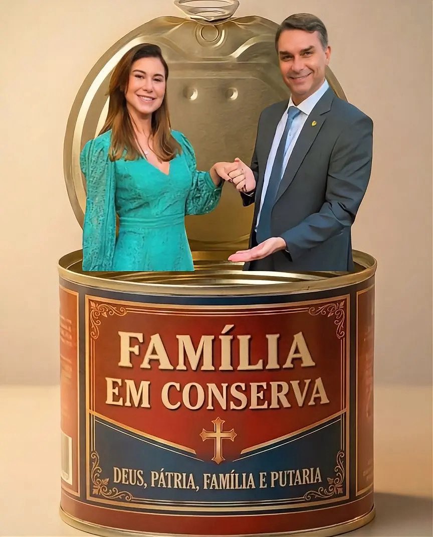 franschuartz13's tweet photo. Depois dizem q os petistas vão destruir as famílias! 😂

SQN 🤣

DEUS PÁTRIA E ORGIA 
BOLSORUBA https://t.co/3Fq4znZe1l