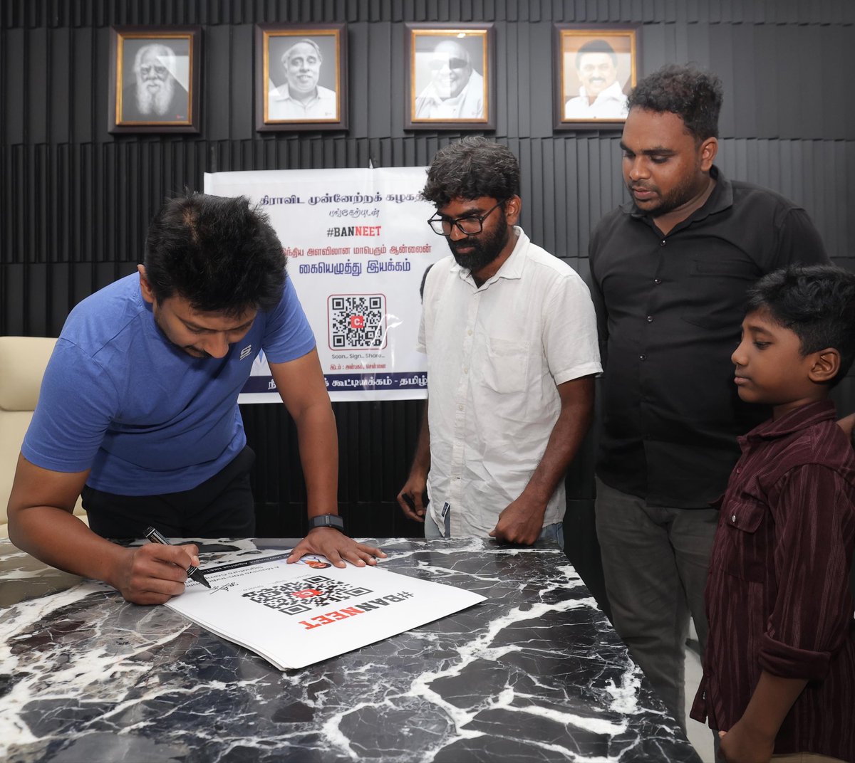 Udhaystalin's tweet photo. நீட் ஒழிப்புப் போராளி தங்கை அனிதாவின் சகோதரர் மணி ரத்னம் அவர்களின் ஏற்பாட்டில், நீட் ஒழிப்பு கூட்டியக்கம் முன்னெடுக்கும் நாடு தழுவிய அளவிலான கையெழுத்து இயக்கத்தில் பங்கேற்று நீட் ஒழிப்புக்கு ஆதரவாக கையொப்பமிட்டோம்.

தங்கை அனிதாவின் தியாகத்தால் தமிழ்நாட்டில் இருந்து புறப்பட்ட நீட் ஒழிப்புக் குரல் இன்று நாடு முழுவதும் பரவியுள்ளது.

நீட் தேர்வில் மட்டுமல்ல - நீட் தேர்வே ஒரு மோசடி என்பதை நாடெங்கும் கொண்டு சேர்த்து, அநீதியான நீட் தேர்வுக்கு முடிவுகட்ட இந்த கையெழுத்து இயக்கம் துணை நிற்கட்டும்!

#BanNEET