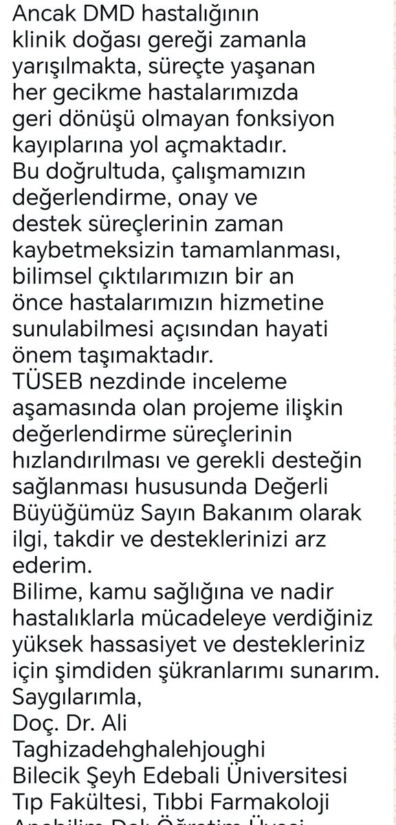 enimenelegzet's tweet photo. Beni bilen bilir, etkileşim istemem kolay kolay ama bu tweete istiyorum. RT, FAV, yorum... Allah ne verdiyse artık. Hocamız DMD kas hastalığı için bir tedavi geliştirmiş ama aylardır TÜSEB'de bekliyormuş tedavi onay için. Ülkemizde tedavisi olmayan bu hastalığın yurt dışında tedavisi ise öyle herkesin karşılayabileceği gibi değil. Bir anne baba için çocuğunun, gözünün önünde erimesini görmek, onunla geçireceği zamanın kısıtlı olduğunu bilmek ve elinden hiçbir şeyin gelmemesi  çok acı. Elbette ki hepimiz bir gün öleceğiz ama neden çocuklarımız sağlıklı geçirmesin onlara biçilen ömrü? Bu arada, başta Almanya olmak üzere bazı Avrupa ülkelerinin Ali hocamızın bulduğu tedaviye milyonlar teklif ettiğini de öğrendim. Hocamız kabul etmiyormuş teklifleri ama nereye kadar? Ya bir gün pes edip o ülkelerden biriyle çalışmaya başlarsa çok mu iyi olur?
@saglikbakanligi