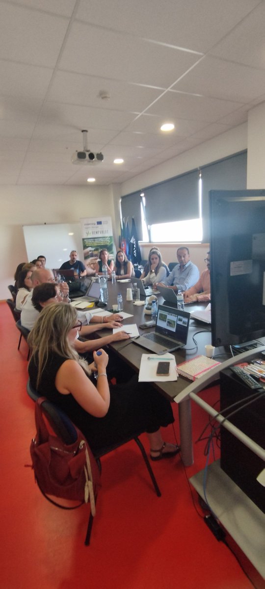 INTROMAC's tweet photo. Reunión de seguimiento y coordinación del proyecto @poctep #HEMPVALUE en Marinha Grande, PT. @INTROMAC @CICYTEX @CTAEX_CIT @ITeConsUC @centimfe @ipleiria @ipportalegre https://t.co/SIkqQ432yX