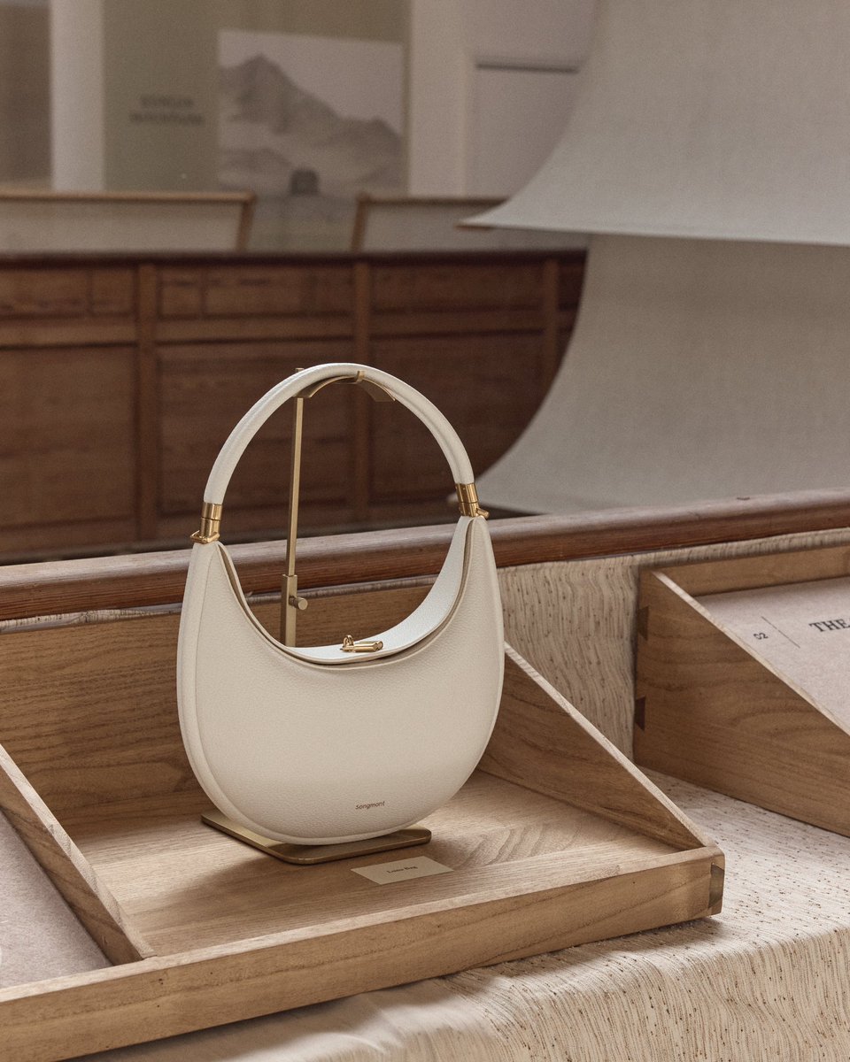 SongmontGlobal's tweet photo. Moments with Song of Mont — crafting memories, capturing time, feeling home.

Explore the collections：https://t.co/ja2xPCe0db

#SongofMont
#SongmontGatherCollection
#SongmontYoreCollection
#SongmontLunaCollection https://t.co/zzAKRp2MTB