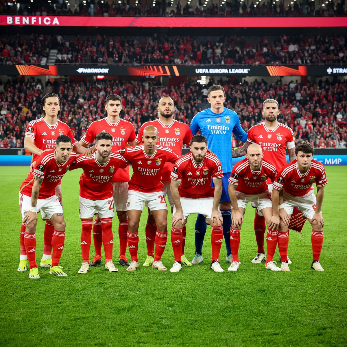 lovelymeggie's tweet photo. olho para esta foto e só me lembro da tradição do aursnes e do joão neves de por a mão na perna um do outro <33 saudades do que a gente ja viveu https://t.co/jxT2HPQRmz