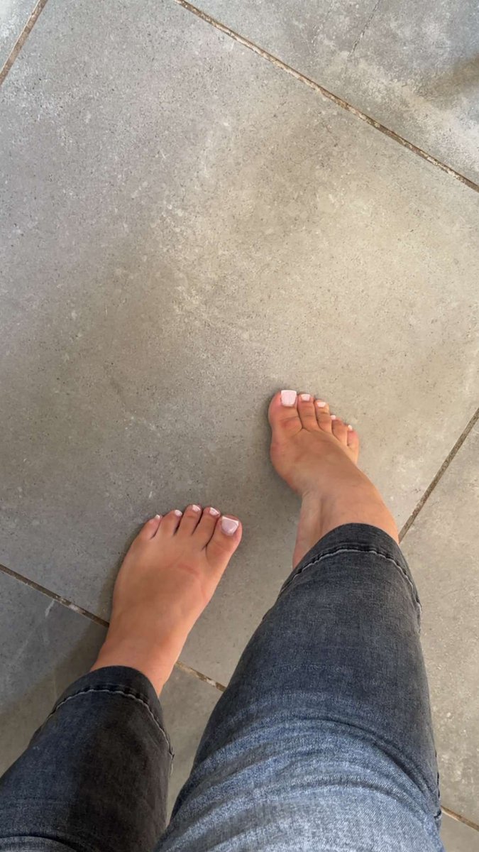 Jayceefeetlove's tweet photo. I really need a massage please... https://t.co/stQkcwK0oP