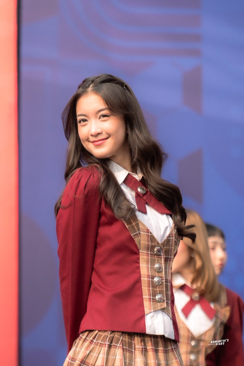 kamaniya_diary's tweet photo. Dua kata yang bikin hati ku cenat cenut, "Senyum Kamu" 🫶🫶🫶
Happy happy happy #GreeSelasa 🤍
@Greesel_JKT48 

Greesel #JKT48 #グリーセル https://t.co/AwoOJmNmpc