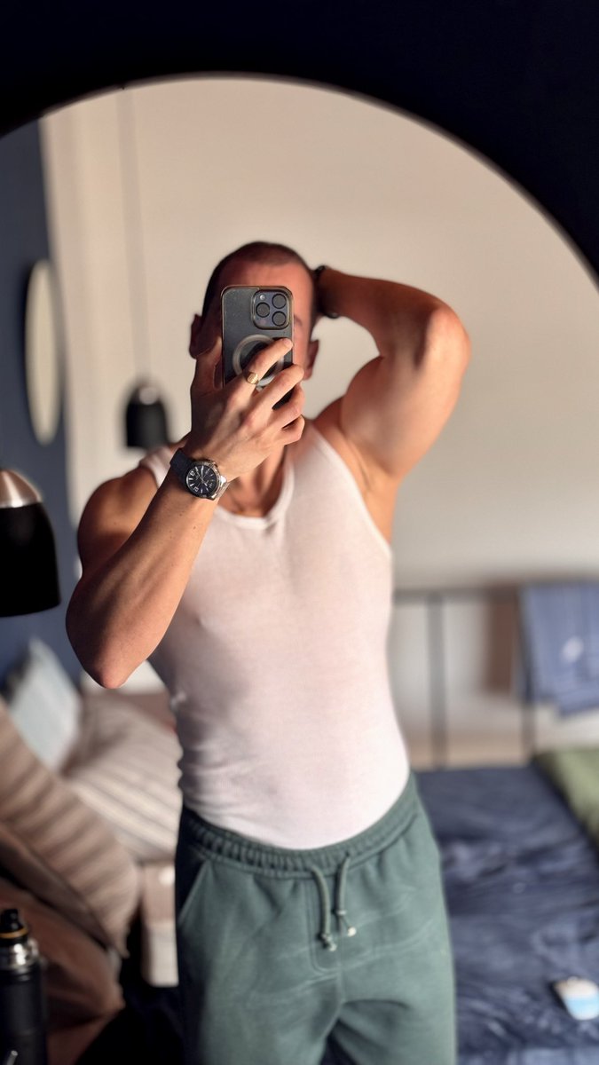 Maxx1569's tweet photo. ¿Hungry for breakfast or hungry for me? https://t.co/iKBpC48qTs