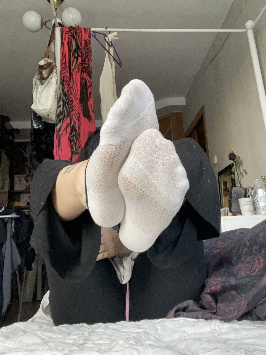 gothdemonana's tweet photo. Idę właśnie na kawkę i odebrać nowe szpilki;) so excited https://t.co/Y5QXB6101y