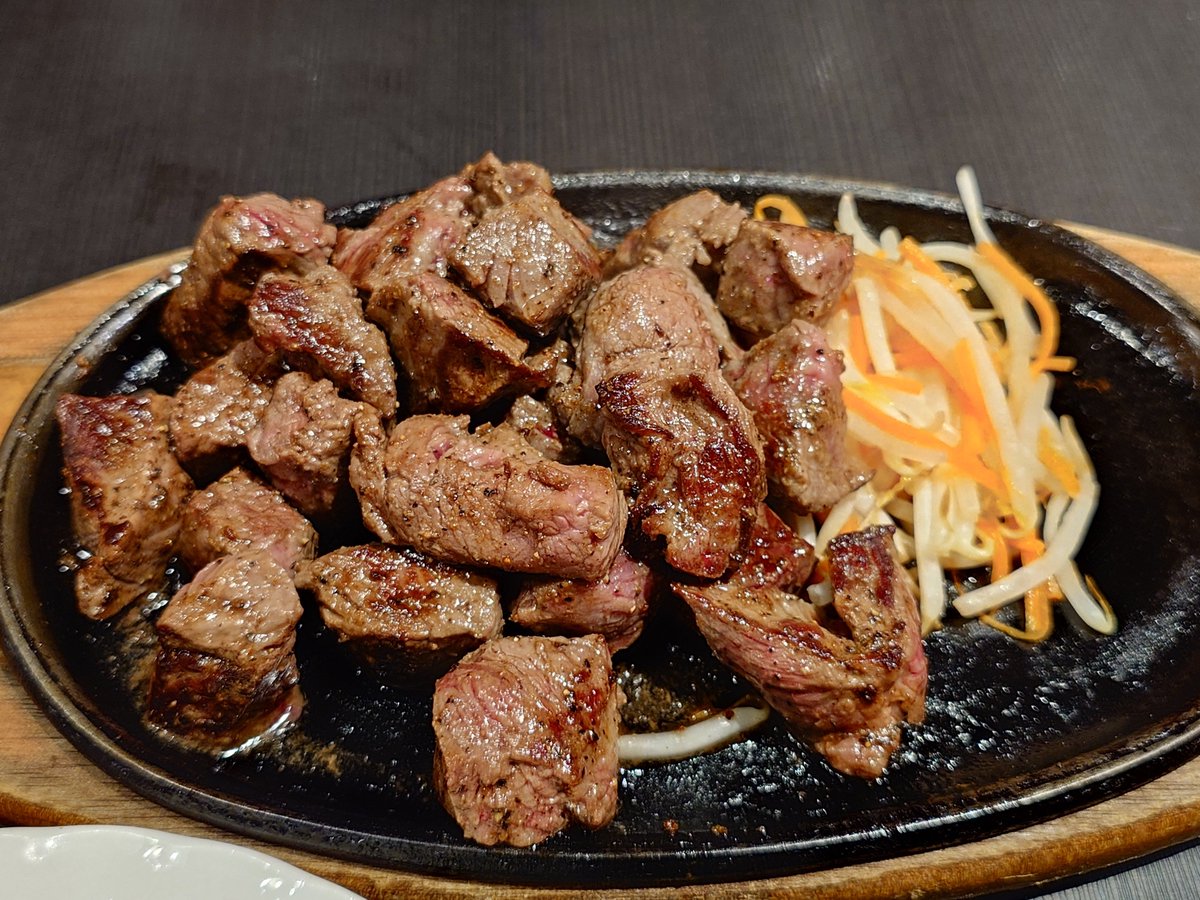 kat_sai_to's tweet photo. ミートラッシュｷﾀｰ　今日は肉の日って事でお肉を食べました(*´∀｀*) https://t.co/OxEGhVvTNQ