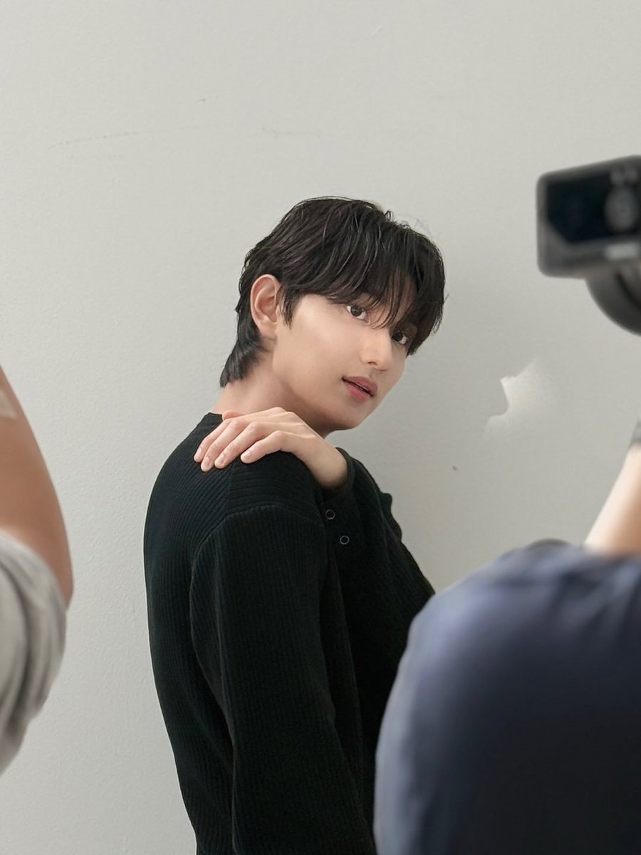 hacrass's tweet photo. [09/28/26] post of Jaewon's make up artist. https://t.co/n2qfjMzV9m