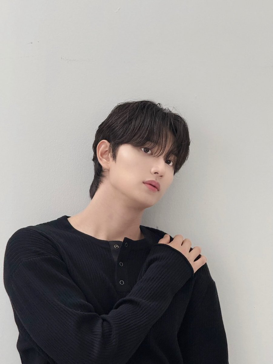 hacrass's tweet photo. [09/28/26] post of Jaewon's make up artist. https://t.co/n2qfjMzV9m