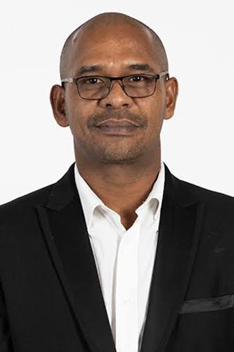 sbu_sbuda90174's tweet photo. Somewhere in western there are people without teeths that are planning to vote for these useless Bhantintis 🚮 https://t.co/s4CgpTVT3b
