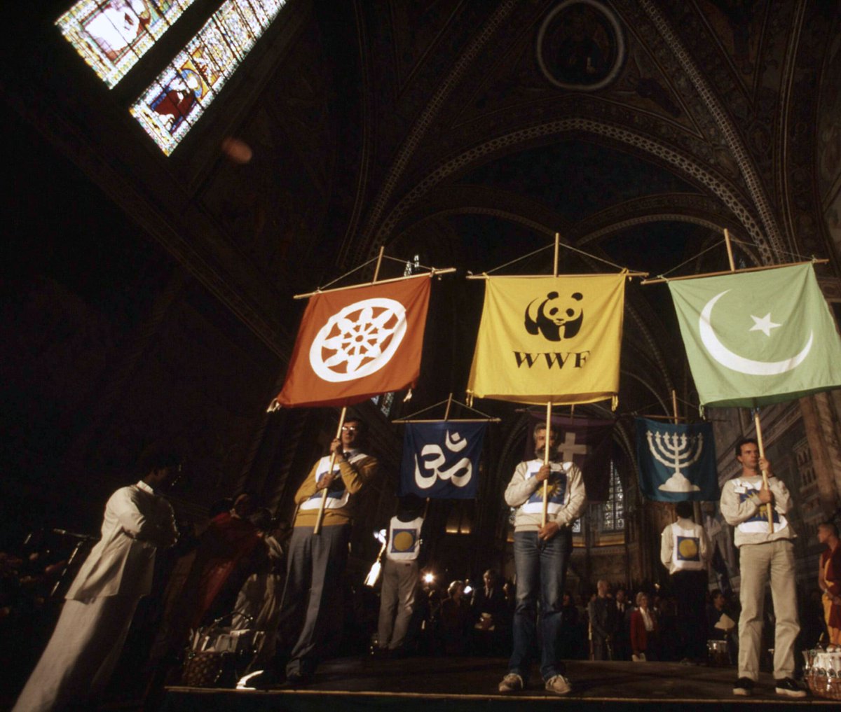 WWFitalia's tweet photo. Il 29 settembre 1986, ad Assisi il WWF riunì le principali religioni del mondo intorno a un’idea: prendersi cura della natura è una responsabilità comune dell’umanità

Oggi quell'eredità è ancora viva e sarà al centro di un evento il 28 ottobre👇
https://t.co/SYD7oWaaiP https://t.co/y7gGlhx9Y7