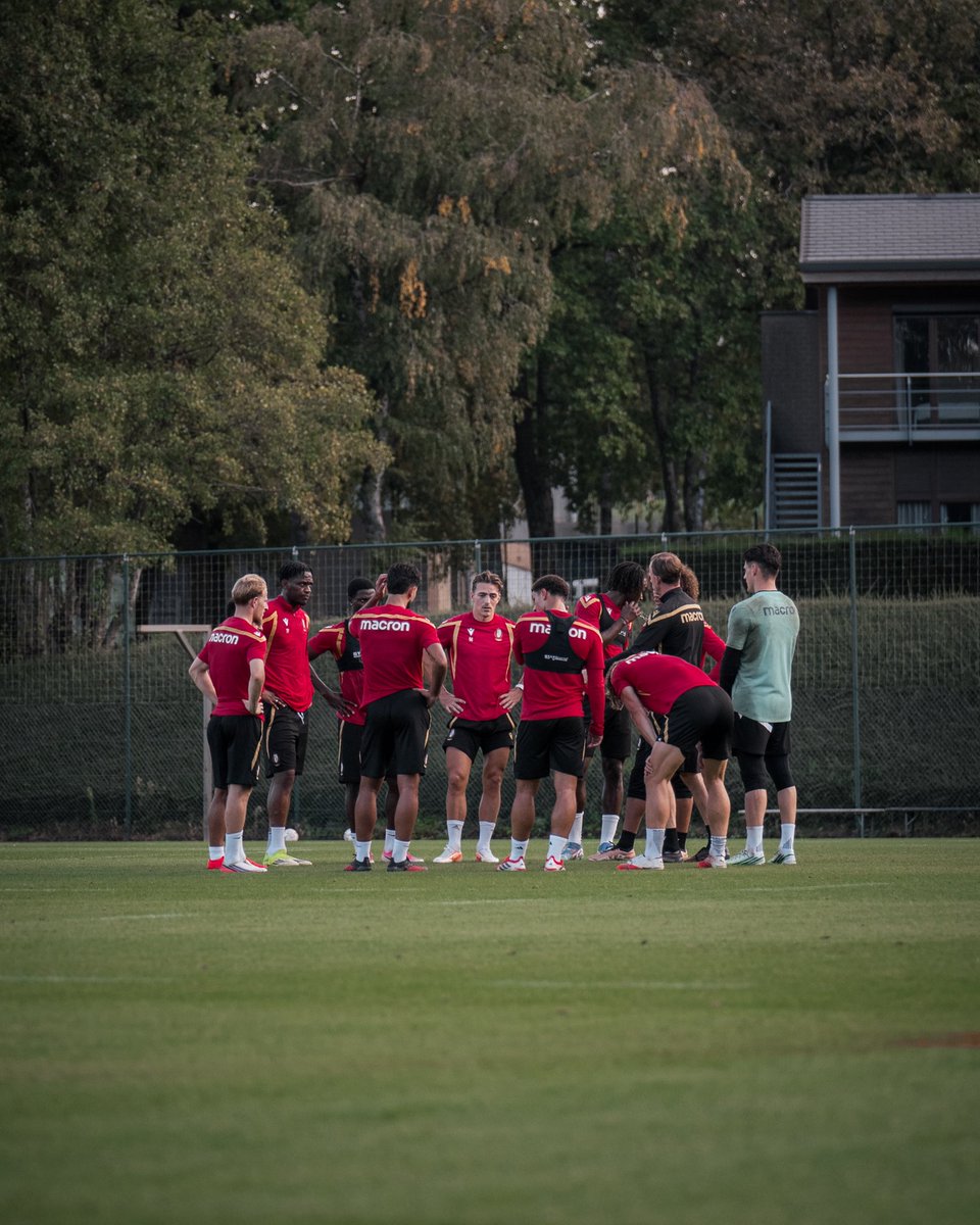 Standard_RSCL's tweet photo. Le boulot continue. 🔴⚪️ https://t.co/aZPhwtsxnZ