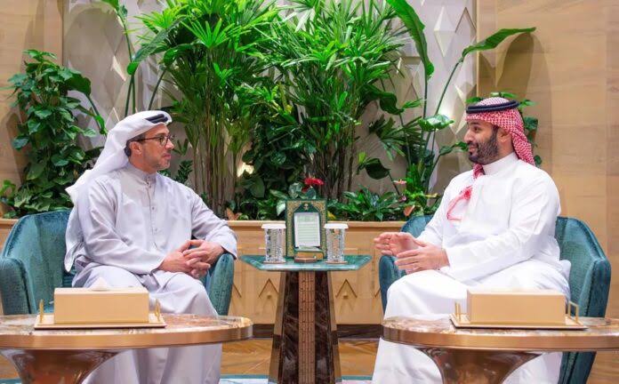 aziz_875's tweet photo. #عاجل قبل قليل:

استقبل #ولي_العهد‌ السعودي الأمير #محمد_بن_سلمان‌ ، ووزير الدفاع الأمير #خالد_بن_سلمان ، اليوم الثلاثاء 29 سبتمبر 2026 في #الرياض ، نائب رئيس دولة #الإمارات نائب رئيس مجلس الوزراء رئيس ديوان الرئاسة الشيخ #منصور_بن_زايد آل نهيان https://t.co/WbGBpHX4Hj