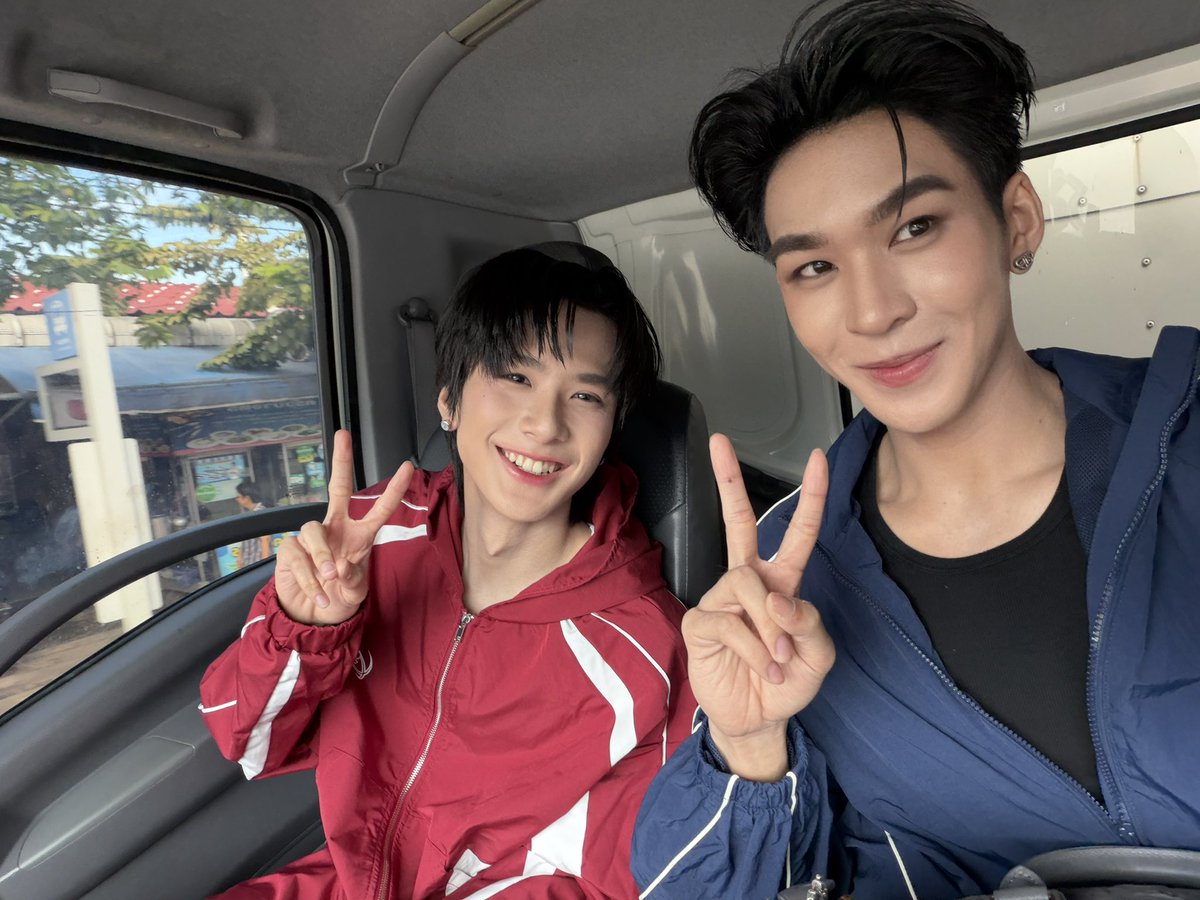 Auautnp's tweet photo. วันนี้ขอบคุณทางเดอะมอล์ที่ให้อู่อู๋กับเซฟมาสนุกกันนะคับวันนี้ ขอบคุณพี่ๆทุกคนที่มาหาอู่อู๋กับน้องเซฟน้าค้าบบบ ใครถึงบ้านเเล้วก็รีบพักผ่อนใครยังไม่ถึงก็เดินทางปลอดภัยนะครับบ ขอบคุณจริงๆนะครับที่วันนี้มาหากัน วันนี้มีความสุขมากๆเลยได้เจอพี่ๆทุกคน ได้กําลังใจเยอะเเยะเลยยย สนุกม้ากกกก อยากเจออีกเเล้วเนี่ยยย ไว้มาเจอกันอีกนะคับบบ🫠😘 เบิ้บบูวคั้บบบ

AAS AT THE MALL LIFESTORE AFTER MATCH 
#TheMallBangkapiXAuauSave