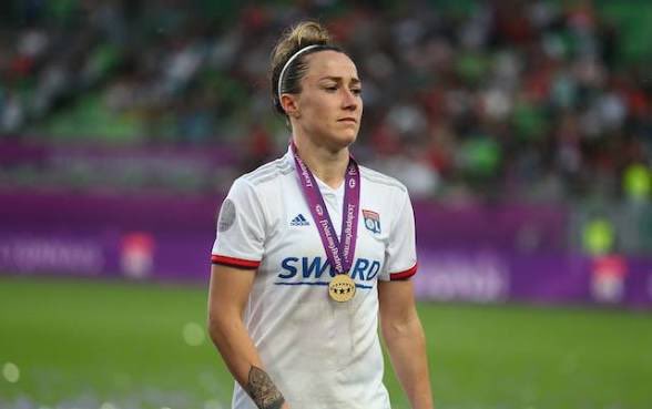 LucyBronzevyou's tweet photo. Lucy Bronze had her best era at Lyon 🫶🏻🫶🏻 https://t.co/YxMqSYxxsb