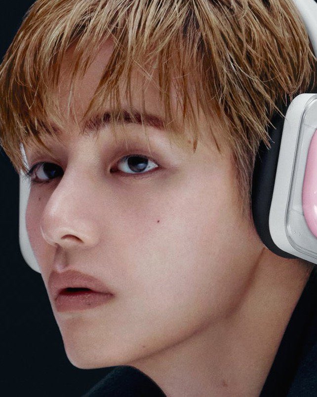 veya4thv's tweet photo. can't stop staring #taehyung https://t.co/Ti9qeoED8r
