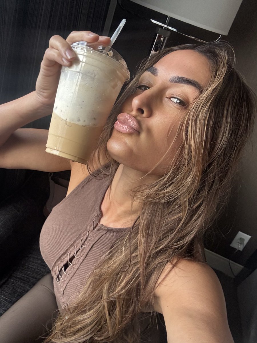 CenaDee25629's tweet photo. Tuesday mood: Powered by Espresso and pure Fearless energy. βοΈβ¨ Nobody handles the weekly grind quite like Mother! @NikkiAndBrie ππ₯
#BellaArmy #NikkiBella #TuesdayEspresso #FearlessNikki #StayFearless https://t.co/agcpweTu9m