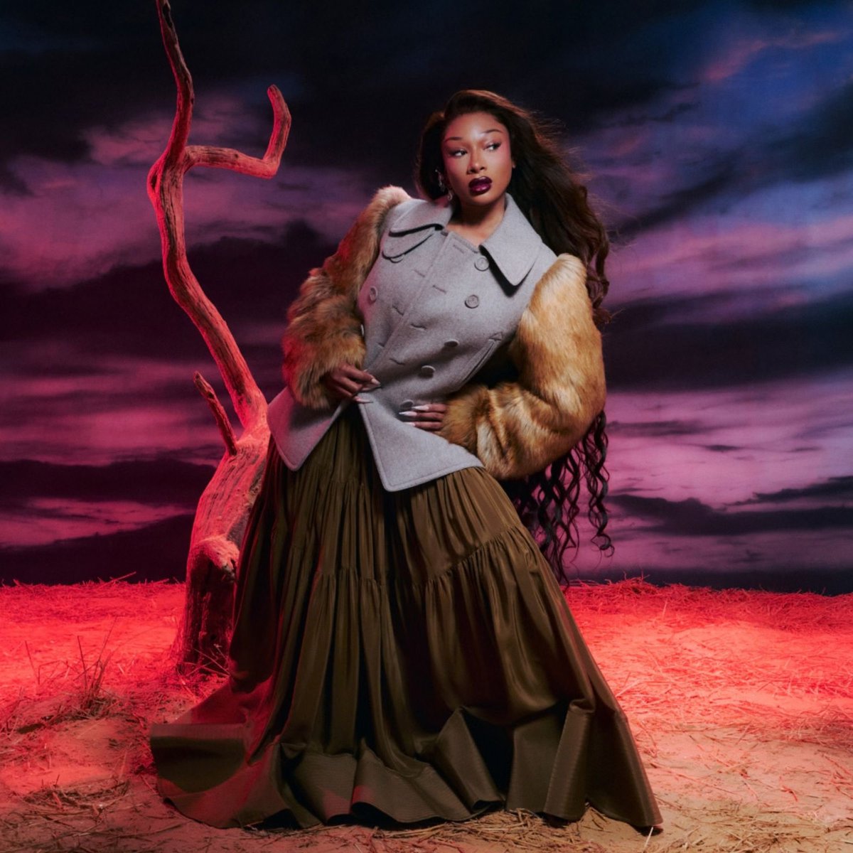 MegansStats's tweet photo. Megan Thee Stallion responds to the critique that she has one flow:

— “‘I think I have such a distinct voice, such a distinct sound, such a distinct accent. I feel like sometimes people are interpreting it as ‘She sounds the same on all her songs.’” https://t.co/YnJ2WNaHNz