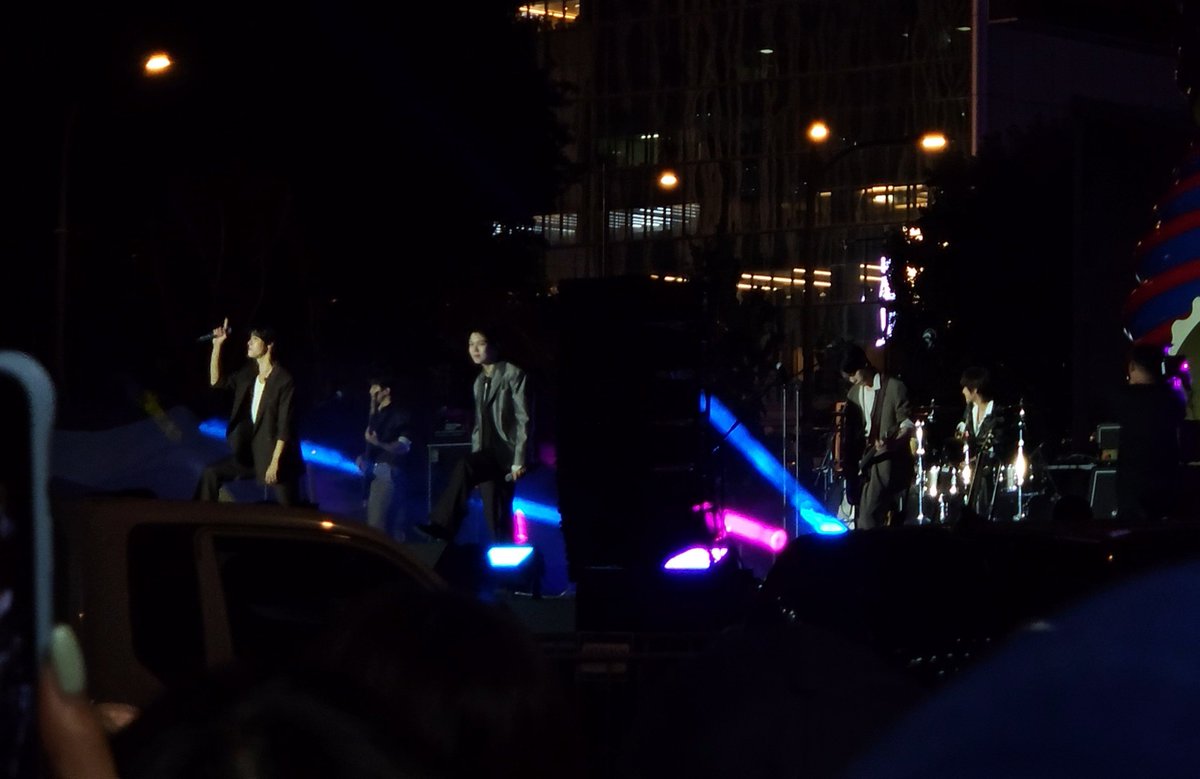 runa_log520's tweet photo. 공연장이 아닌 공간에서 엔플라잉과 함께 놀 수 있어서 너무 즐거웠습니다.ᐟ.ᐟ
소중한 추억이 또 하나 생긴 것 같아 이번 기회를 만들어주신 KPOPCON에도 감사드려요🤍

그리고 승구야.. 나도 아는 결말이 좋아😉

#KPOPCON1STDROP #NFIying https://t.co/SRm5KmG07W