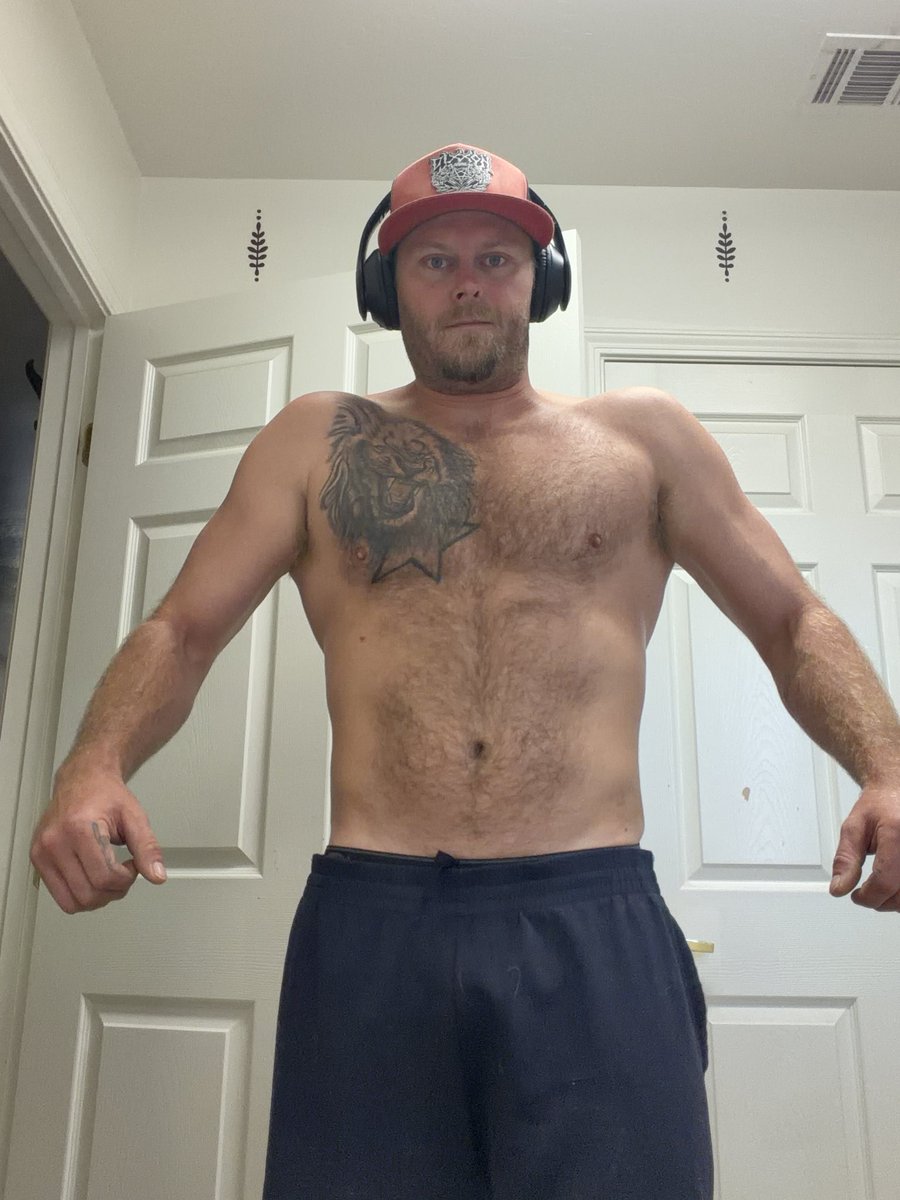 RickyStidman's tweet photo. Workout sesh this morning back in a cut! Let me know how this makes you feel. Shoot that like follow and share this for me 😘😉🤘 https://t.co/ykAnJGqWHH