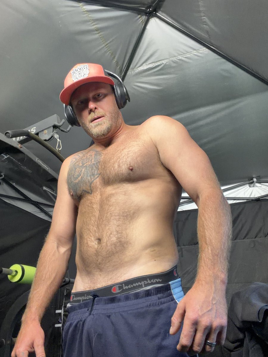 RickyStidman's tweet photo. Workout sesh this morning back in a cut! Let me know how this makes you feel. Shoot that like follow and share this for me 😘😉🤘 https://t.co/ykAnJGqWHH
