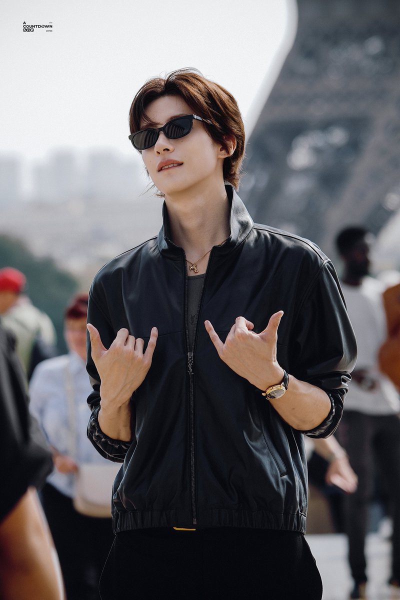 ACOUNTDOWN321's tweet photo. 260929 Paris in September

#ANTON #앤톤 #찬영 #RIIZE #라이즈 #ANTONxSaintLaurent https://t.co/tCA24AEnDn
