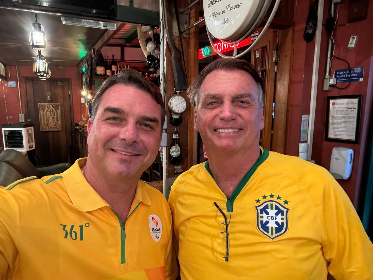BolsoMito380's tweet photo. Faltam 5 dias pra cravar o 2️⃣2️⃣ na urna! 🇧🇷 https://t.co/sCI3bFUx4z