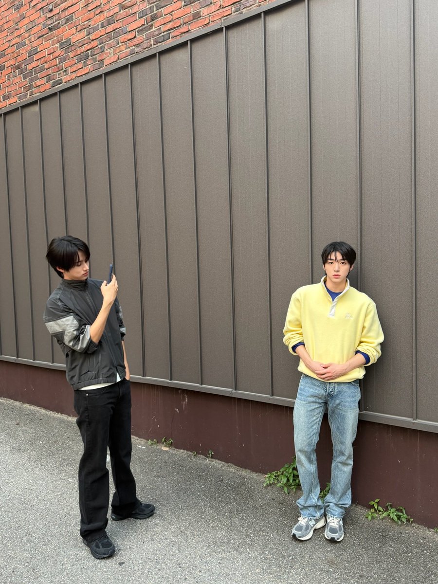 2005x2008's tweet photo. 260929 공식인스타그램 #묭혁 https://t.co/WLVVE9qs3x