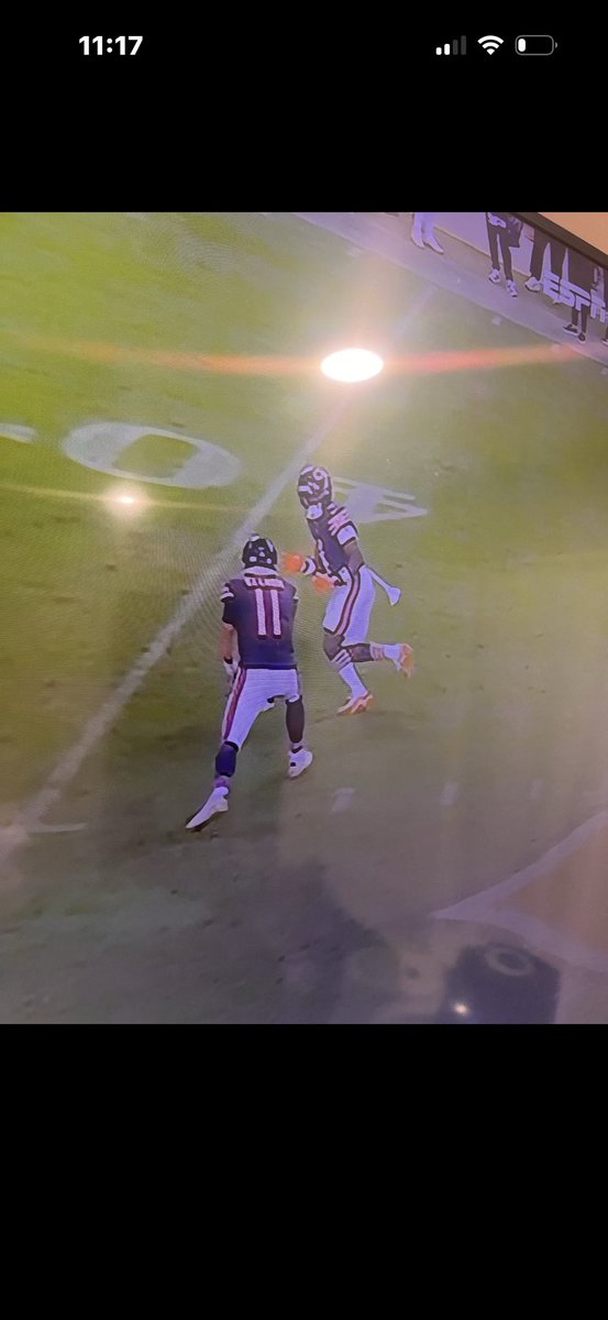 edubburna's tweet photo. @FanDuelSports Swift could’ve been a catch please VOID IT OR MAKE IT A CATCH https://t.co/dlaFNKJzM2
