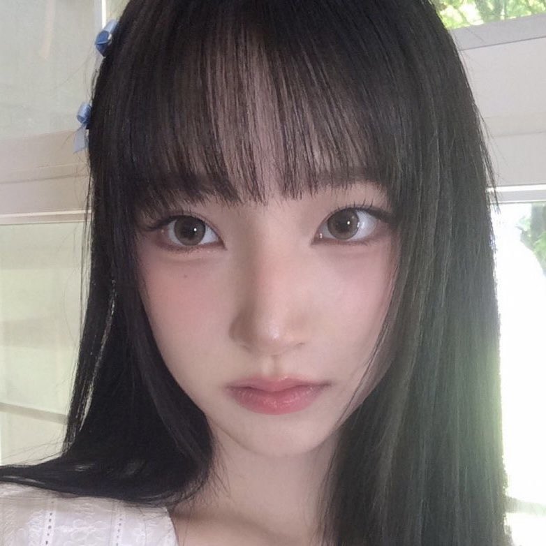 insomnia_kpop's tweet photo. Yunhaって本当にビジュ強い https://t.co/o1kXuYLSt4