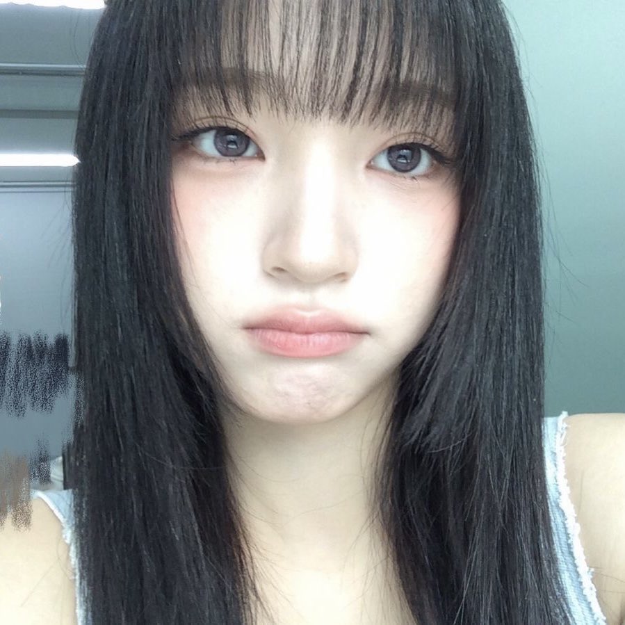 insomnia_kpop's tweet photo. Yunhaって本当にビジュ強い https://t.co/o1kXuYLSt4