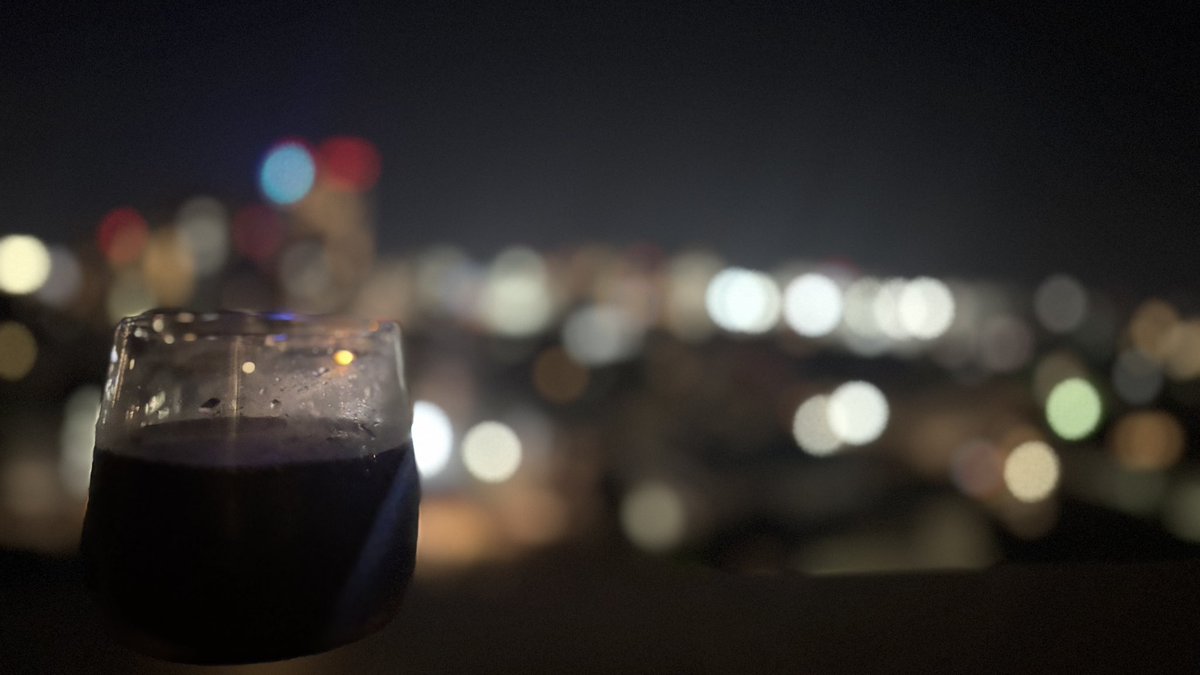 _Strat4's tweet photo. 夜のベランダ https://t.co/8G9zUlQAHj