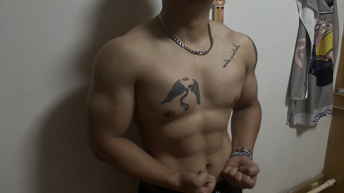 Zackzhenzhang's tweet photo. 人设立起来，妹��钓起来 #薄肌 #腹肌 #腹肌大鸡吧 #健身 #肌肉 https://t.co/rO6PJrvQDB
