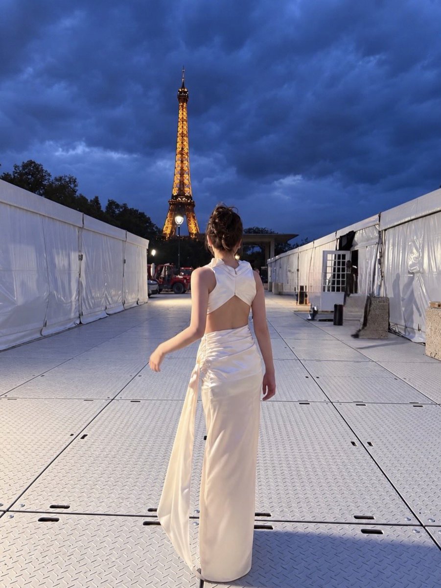 BecBecLoveee's tweet photo. Es que esta foto 🙂‍↔️🔥

#LeDefileLOrealParis2026xBecky 
#RebeccaxLOrealParis #LeDefileLOrealParis #beckysangels #BeckyArmstrong https://t.co/qKFdGFlAfA