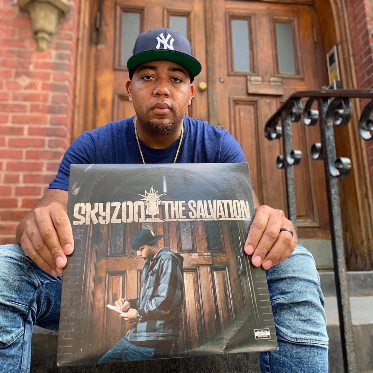 DuckDownMusic's tweet photo. 🎂 17 years ago today @skyzoo released his acclaimed debut album #TheSalvation 

🛒 Fans can purchase the limited-edition anniversary reissue of the album in Yankees blue/white vinyl colorway right now at the shop link -> https://t.co/TZIoqpr6t3 https://t.co/Pz7TlEnB4r