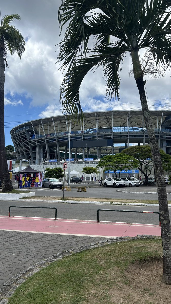 AcarajeCeo's tweet photo. A Fonte Nova amanheceu hoje sem o Logo da casa de apostas.

Contrato suspenso, nome removido do site, das redes e da frente da arena.

Vai com Deus seus filhos da puta kkkkkkkkkkkkkkkj https://t.co/319gbPEVcz