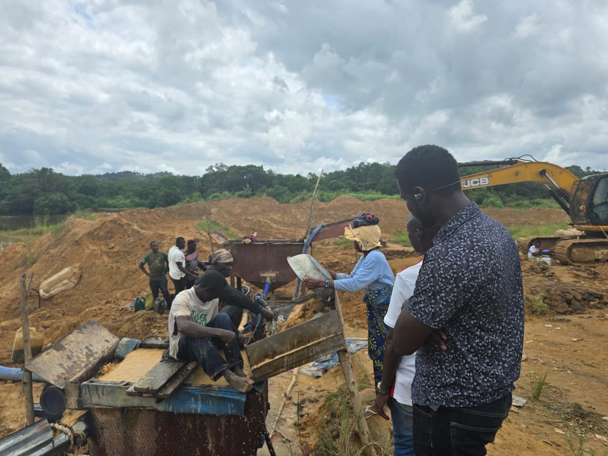 SalluKamuskay's tweet photo. A few months ago, I was hired as a #fixer for a #documentary on mining in #Kono, #Eastern #SierraLeone.
Like many fixer assignments, my role went beyond arranging interviews. I coordinated accommodation, transportation from Freetown to Kono and back, connected the documentary team with local communities, and helped identify organisations relevant to the story.
This particular assignment also gave me a new experience: securing a drone permit for foreign filmmakers.
It was my first time going through that process, and it reminded me how important relationships and networks are in this line of work. While trying to identify the right contact at the Sierra Leone Civil Aviation Authority, I realised that a friend of mine now works there. He was able to guide me through the process, including the required procedures and payment.
For journalists, filmmakers and content creators coming to Sierra Leone, especially those planning to fly drones in Freetown, proper authorisation is important because several areas are restricted.
Kono was more familiar territory for me. I have travelled there several times for stories and have supported other journalists and filmmakers working in the district. Those existing relationships with local communities made the work much easier.
But every assignment also teaches you something new.
Costs are constantly changing. Food, accommodation and transportation expenses continue to rise, especially when fuel prices increase. As a fixer, you have to keep these realities in mind when preparing budgets for clients.
About 45 minutes outside Koidu City, we arrived at the village where the documentary was filmed.
We met people who shared their experiences of mining, their struggles and, most importantly, their hope.
For many, there is still the belief that one day, one dig of a shovel could uncover a diamond that changes everything.
One of the people we met was Fatu, a young mother just over 18 years old. She works around nine hours a day for less than $3 to support her child. She left school because her family could not afford the costs associated with her education.
Her story is a reminder that when we talk about “free education,” the reality can be very different for families in rural communities. Books, uniforms, transport and other basic needs can still become barriers to staying in school.
As a journalist and fixer in Sierra Leone, these are the moments that stay with me.
My job is not only to help visiting journalists and filmmakers find locations, transport, permits and interviewees. It is also about helping them access the real stories of people whose voices are often far from the national conversation.
Because sometimes, one interview can travel far beyond the village where it was recorded.
#Journalism #Fixer #SierraLeone #Documentary #Kono #Mining #Storytelling #MediaProduction #AfricanJournalism