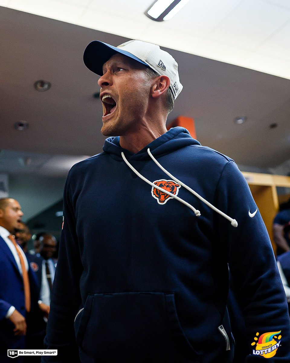 ChicagoBears's tweet photo. Going 🆙 on a Tuesday https://t.co/GQV8XYgleb