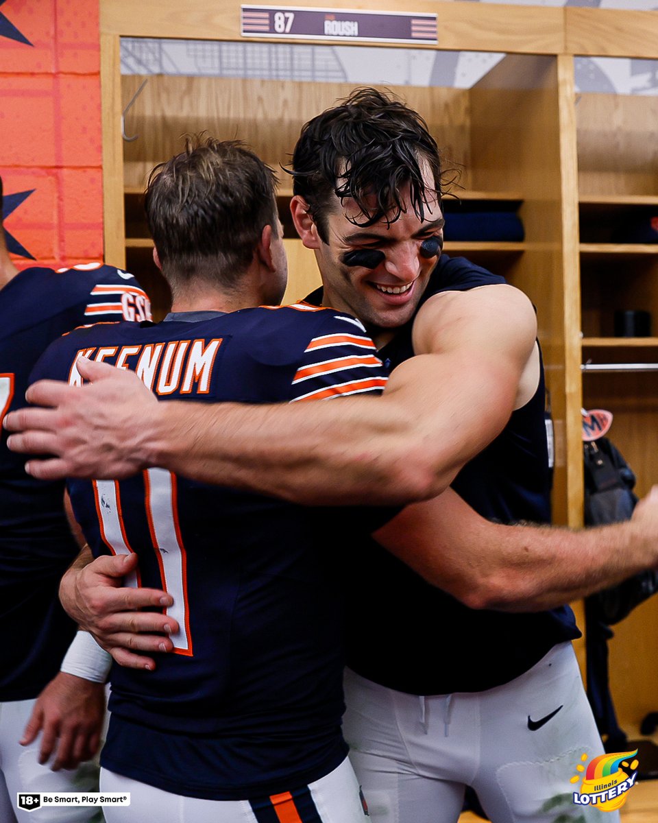 ChicagoBears's tweet photo. Going 🆙 on a Tuesday https://t.co/GQV8XYgleb